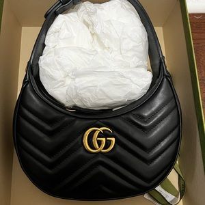 Gucci half moon bag in black